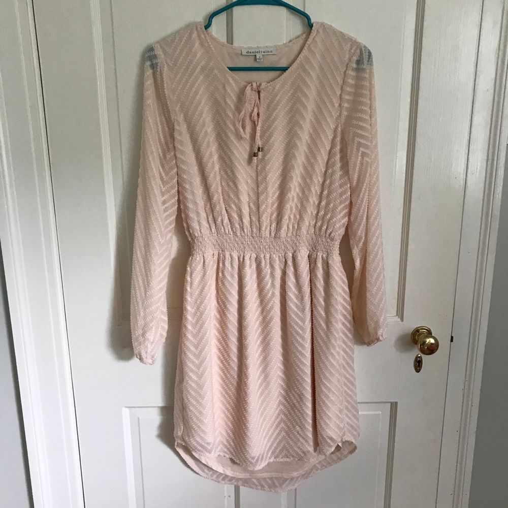 Daniel Rainn Dress, Super flattering cut, size M